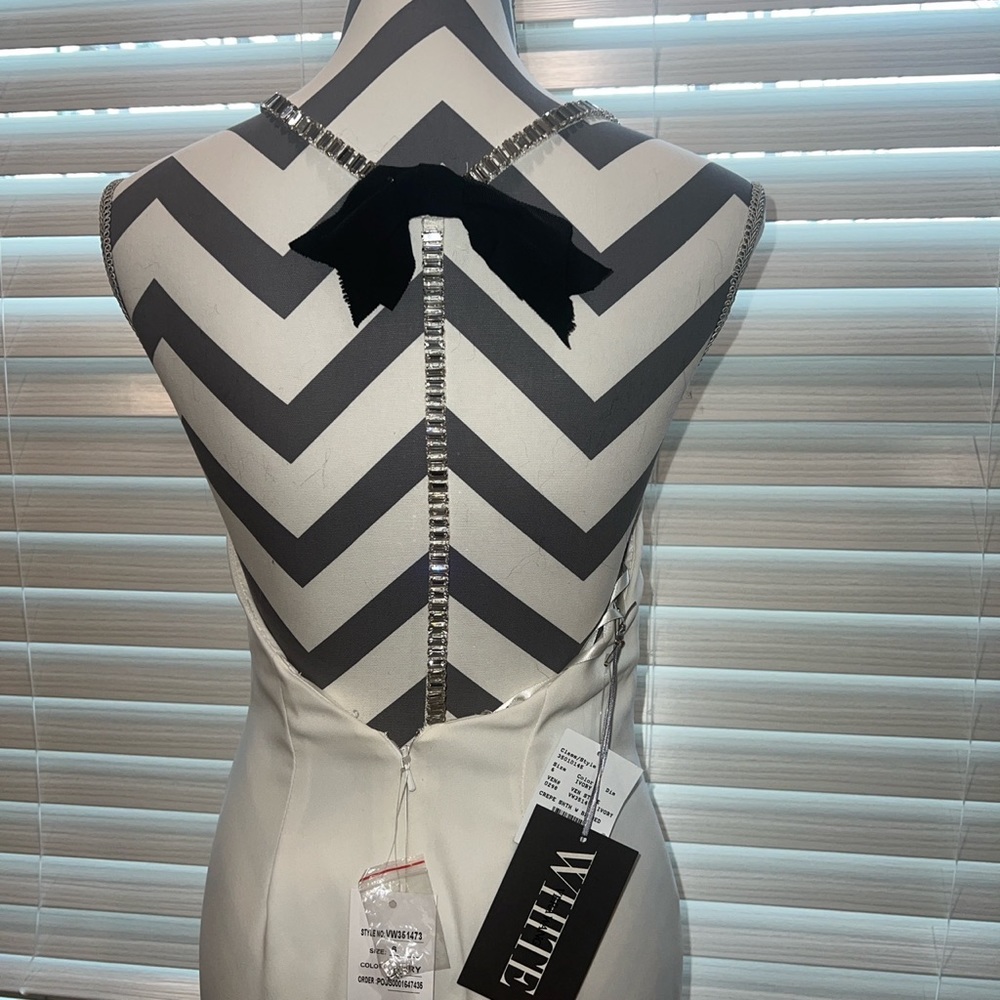 Vera Wang Vintage Bridal Dress - Picture 10 of 11